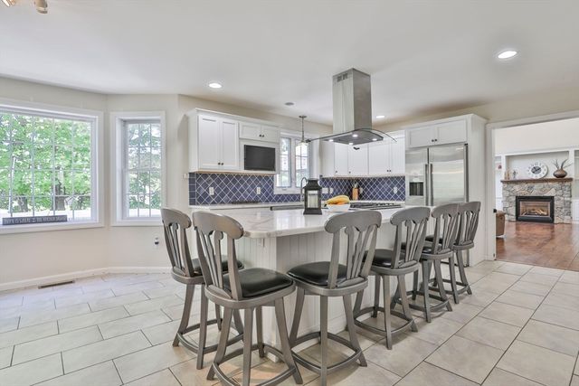 11 Arthur Avenue, Chelmsford, MA 01824
