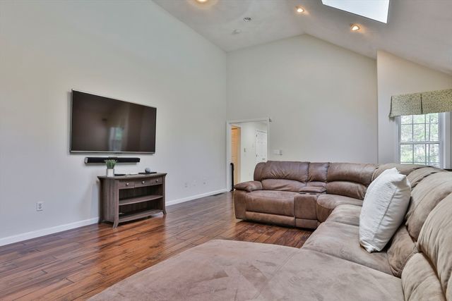 11 Arthur Avenue, Chelmsford, MA 01824