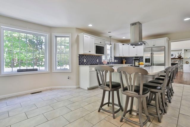 11 Arthur Avenue, Chelmsford, MA 01824
