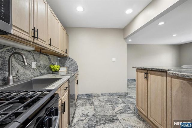 50 Lindsley Road 4, Cedar Grove, NJ 07009