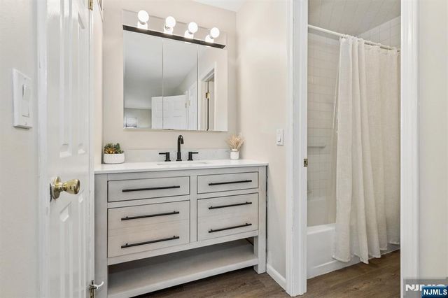 50 Lindsley Road 4, Cedar Grove, NJ 07009