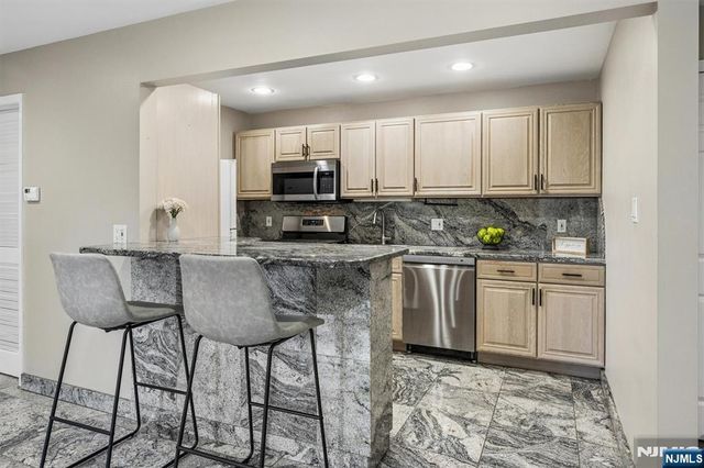 50 Lindsley Road 4, Cedar Grove, NJ 07009