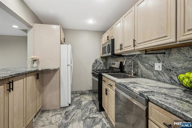 50 Lindsley Road 4, Cedar Grove, NJ 07009