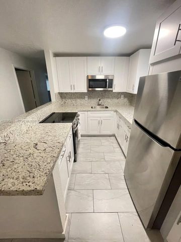5920 NE 1st Ter, Oakland Park, FL 33334