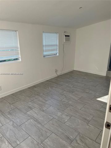 5920 NE 1st Ter, Oakland Park, FL 33334