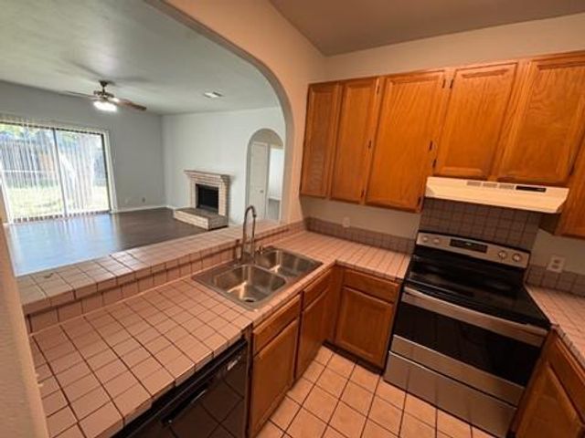 2601 Alcott LN A, Austin, TX 78748