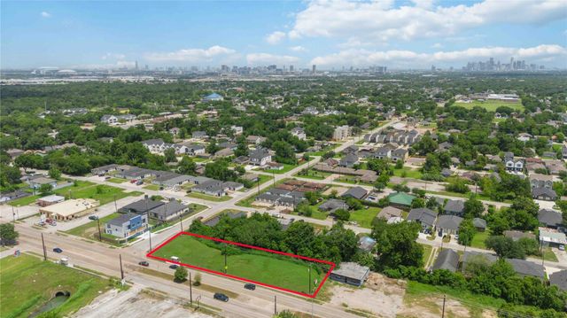 4315 Reed Road, Houston, TX 77051