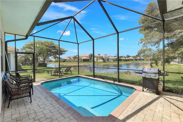 1685 Serrano CIR, Naples, FL 34105