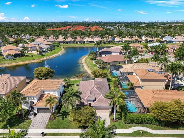 1685 Serrano CIR, Naples, FL 34105