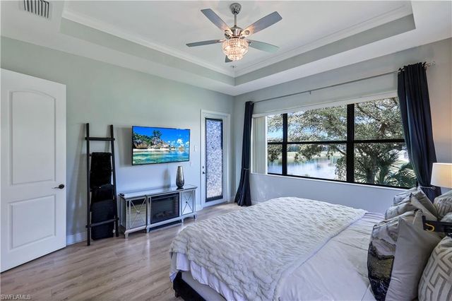 1685 Serrano CIR, Naples, FL 34105