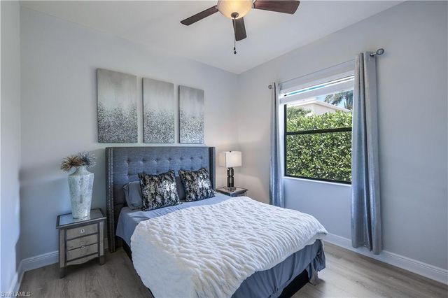 1685 Serrano CIR, Naples, FL 34105