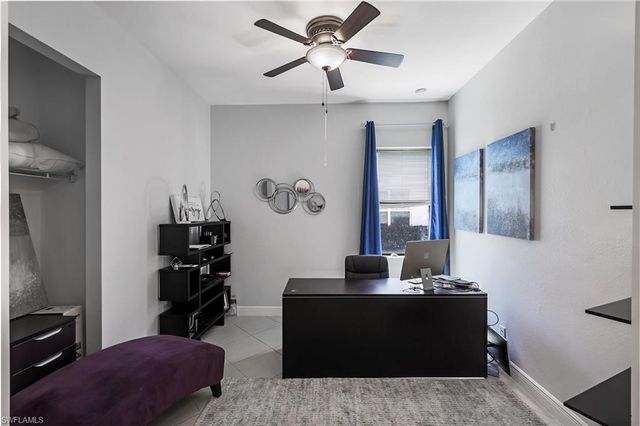 1685 Serrano CIR, Naples, FL 34105