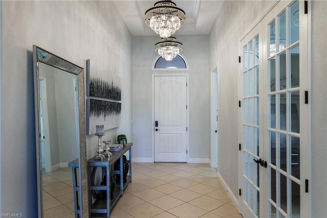 1685 Serrano CIR, Naples, FL 34105