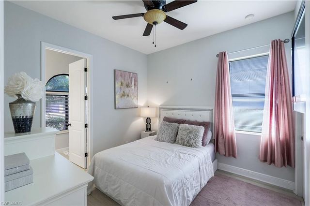 1685 Serrano CIR, Naples, FL 34105