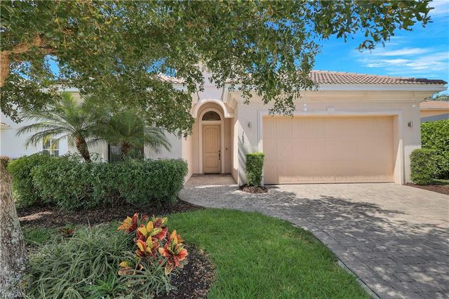 1685 Serrano CIR, Naples, FL 34105