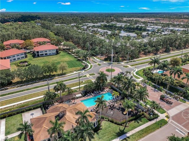 1685 Serrano CIR, Naples, FL 34105