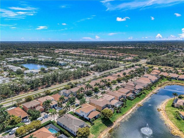 1685 Serrano CIR, Naples, FL 34105