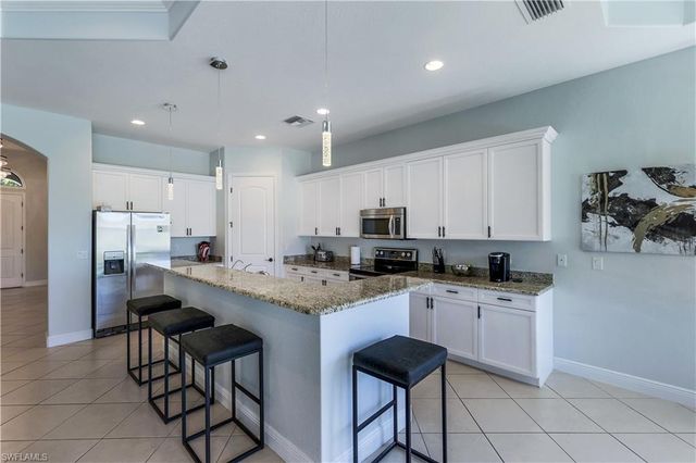 1685 Serrano CIR, Naples, FL 34105