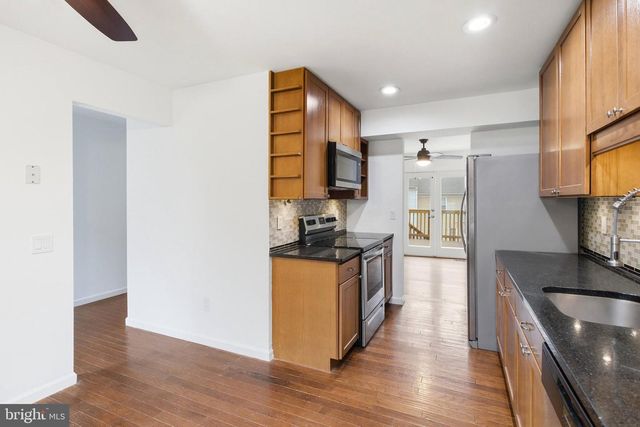 10070 APPLE WOOD CT, Burke, VA 22015