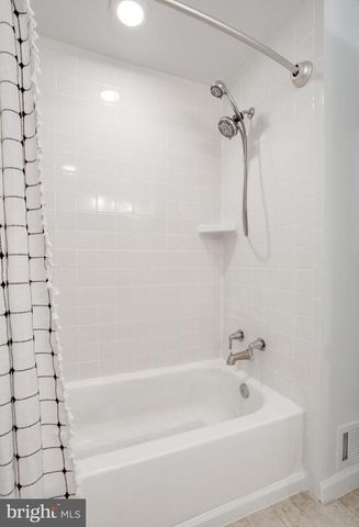 10070 APPLE WOOD CT, Burke, VA 22015