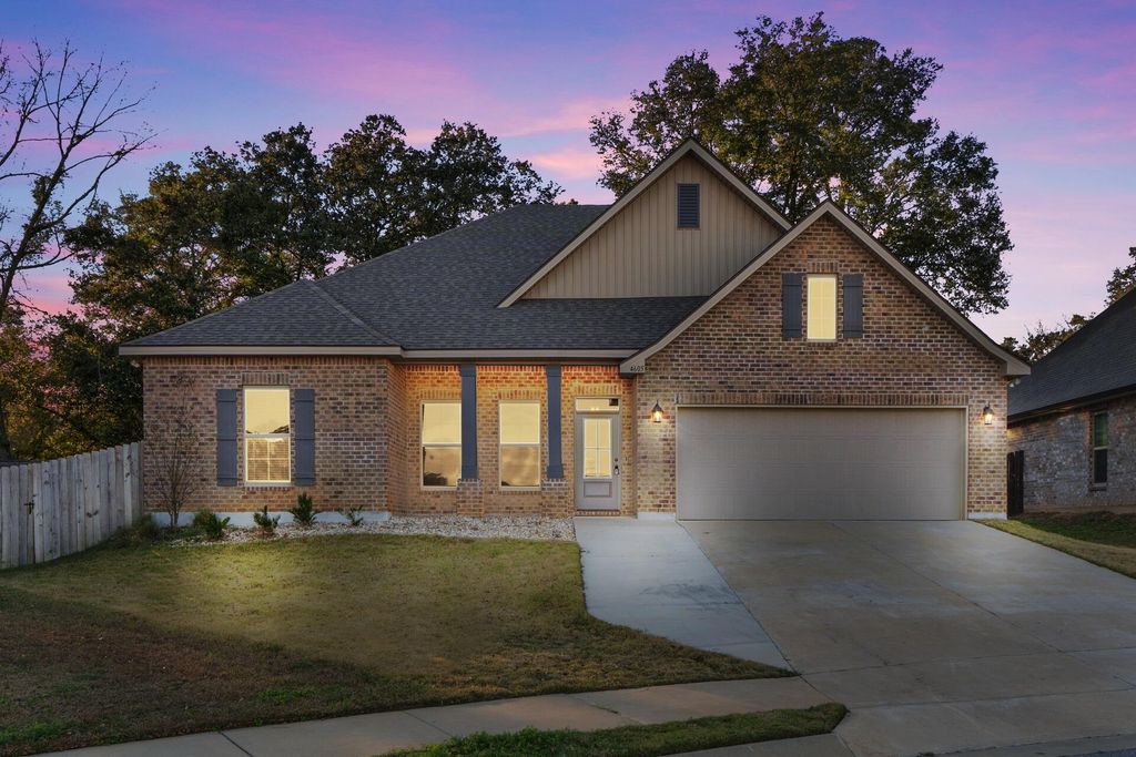 4605 Queen Palm Court, Pace, FL 32571