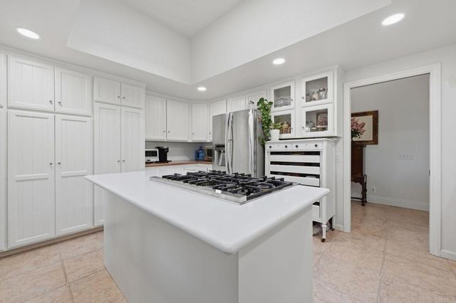 3830 Lake Garden Drive, Fallbrook, CA 92028