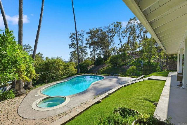 3830 Lake Garden Drive, Fallbrook, CA 92028