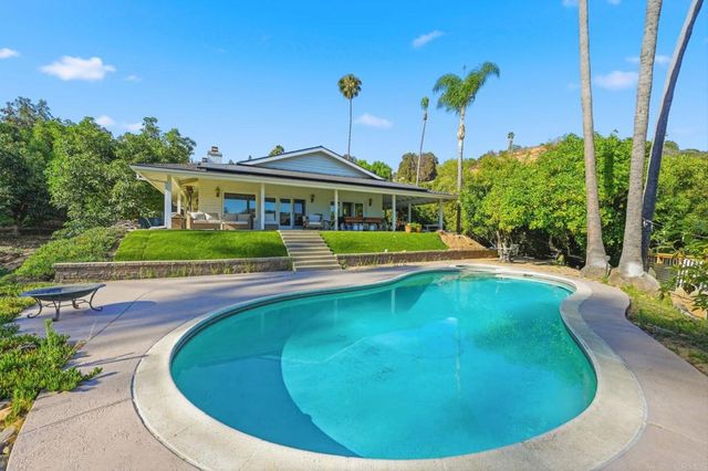 3830 Lake Garden Drive, Fallbrook, CA 92028