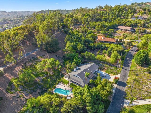 3830 Lake Garden Drive, Fallbrook, CA 92028