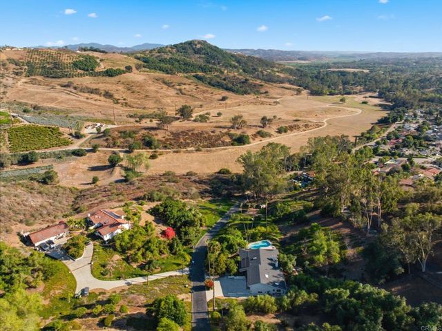 3830 Lake Garden Drive, Fallbrook, CA 92028