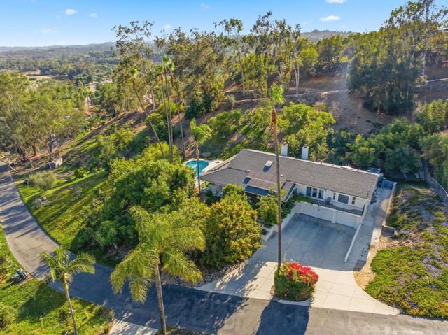 3830 Lake Garden Drive, Fallbrook, CA 92028