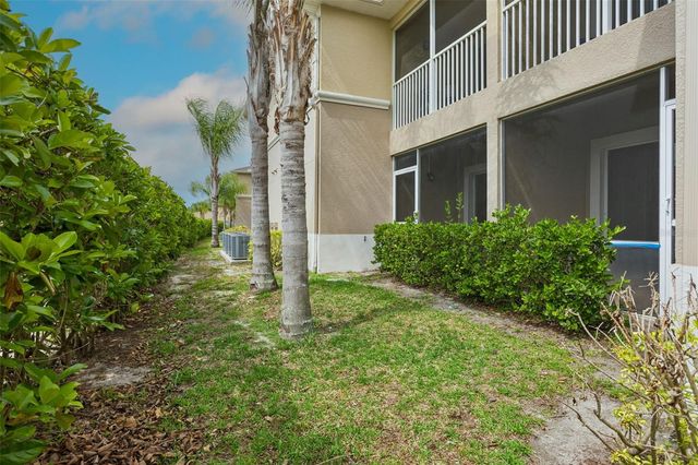 1195 GODAVARI WAY 105, Wesley Chapel, FL 33543