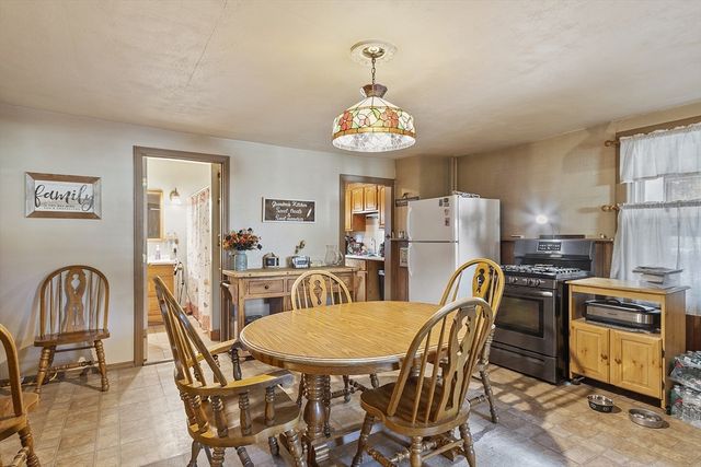 284 Mechanic St, Leominster, MA 01453