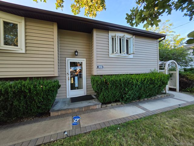 99 Cedar Road, Amityville, NY 11701