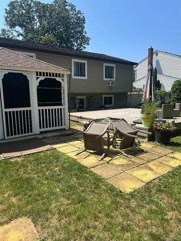 99 Cedar Road, Amityville, NY 11701
