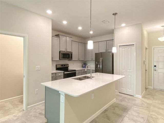 10010 RED EAGLE DRIVE, Orlando, FL 32825