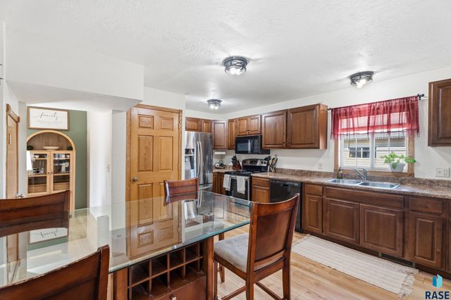 406 S Prairie St Street, Harrisburg, SD 57032