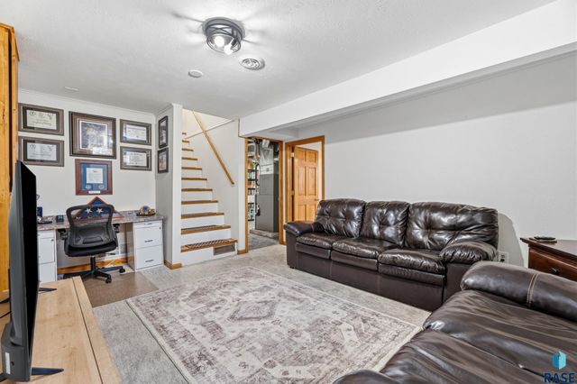 406 S Prairie St Street, Harrisburg, SD 57032