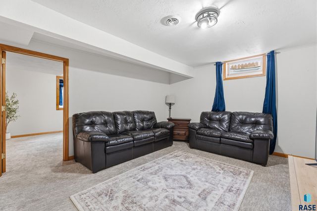 406 S Prairie St Street, Harrisburg, SD 57032