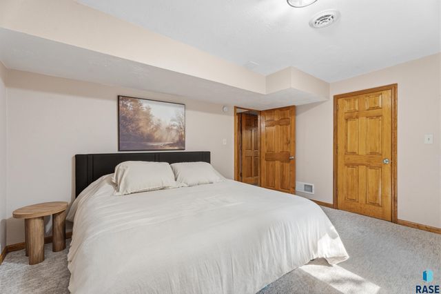 406 S Prairie St Street, Harrisburg, SD 57032