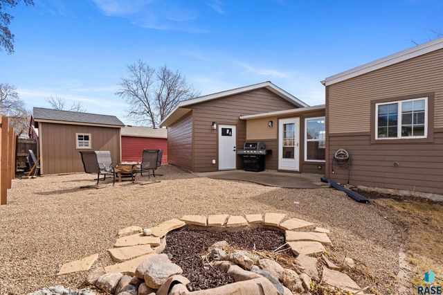 406 S Prairie St Street, Harrisburg, SD 57032