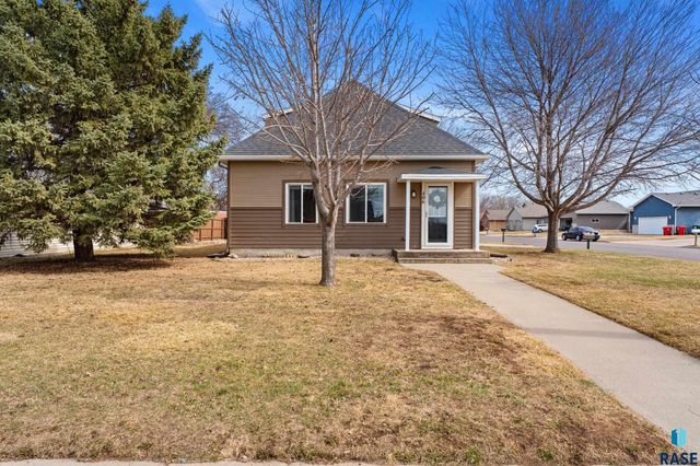 406 S Prairie St Street, Harrisburg, SD 57032