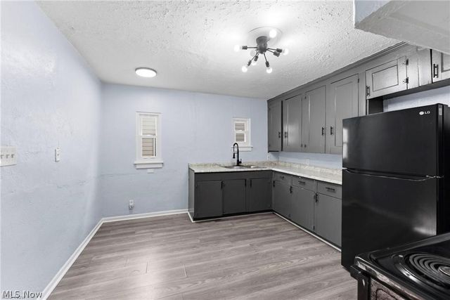 876 Eloise Drive, Cleveland Heights, OH 44112
