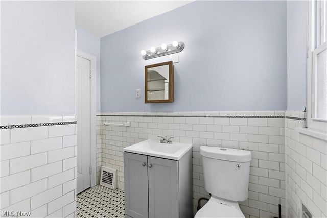 876 Eloise Drive, Cleveland Heights, OH 44112