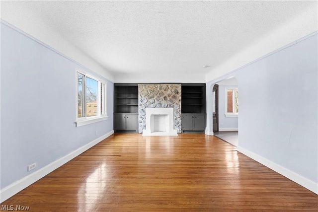 876 Eloise Drive, Cleveland Heights, OH 44112
