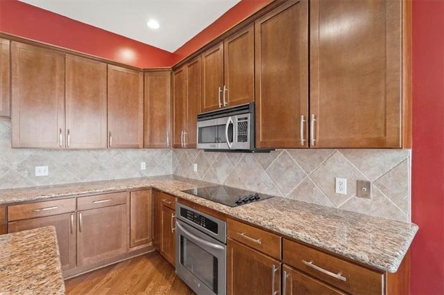600 Admiral Boulevard 1905, Kansas City, MO 64106