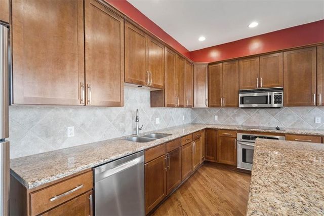 600 Admiral Boulevard 1905, Kansas City, MO 64106