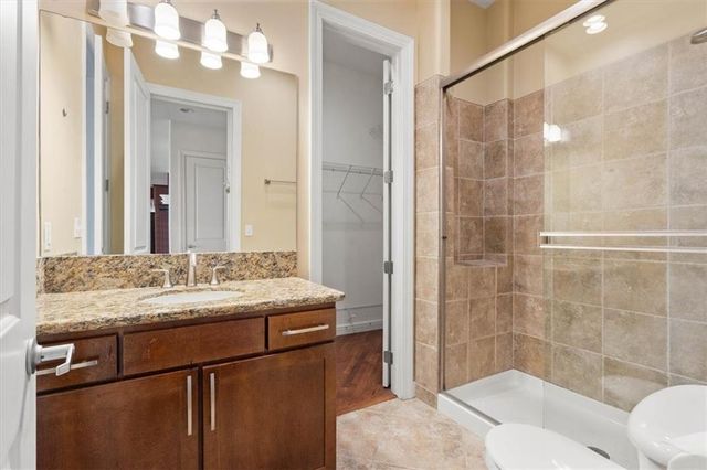 600 Admiral Boulevard 1905, Kansas City, MO 64106