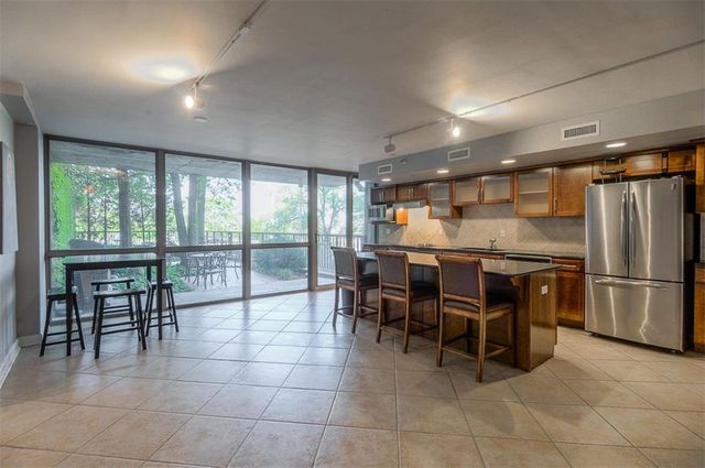 600 Admiral Boulevard 1905, Kansas City, MO 64106