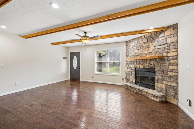 240 Scenic Ct, Pulaski, TN 38478